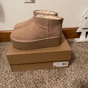 AUTHENTIC ugg platform ultra minis